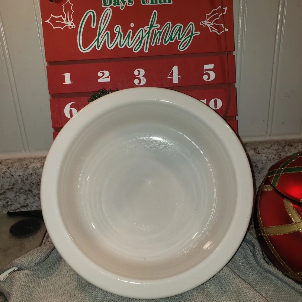 Post 86 Homer Laughlin White Fiesta Serving Bowl